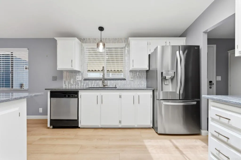https://cdn.realtyfeed.com/cdn/127/306711431/8a3bc41d8422a35f423215e53c429f94.webp