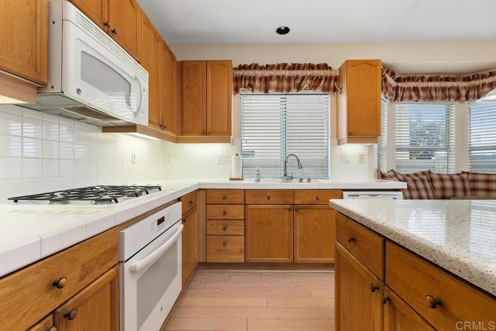 https://cdn.realtyfeed.com/cdn/127/306711447/04804bd4c0d57fb76c0dc922a5ff08b6.webp