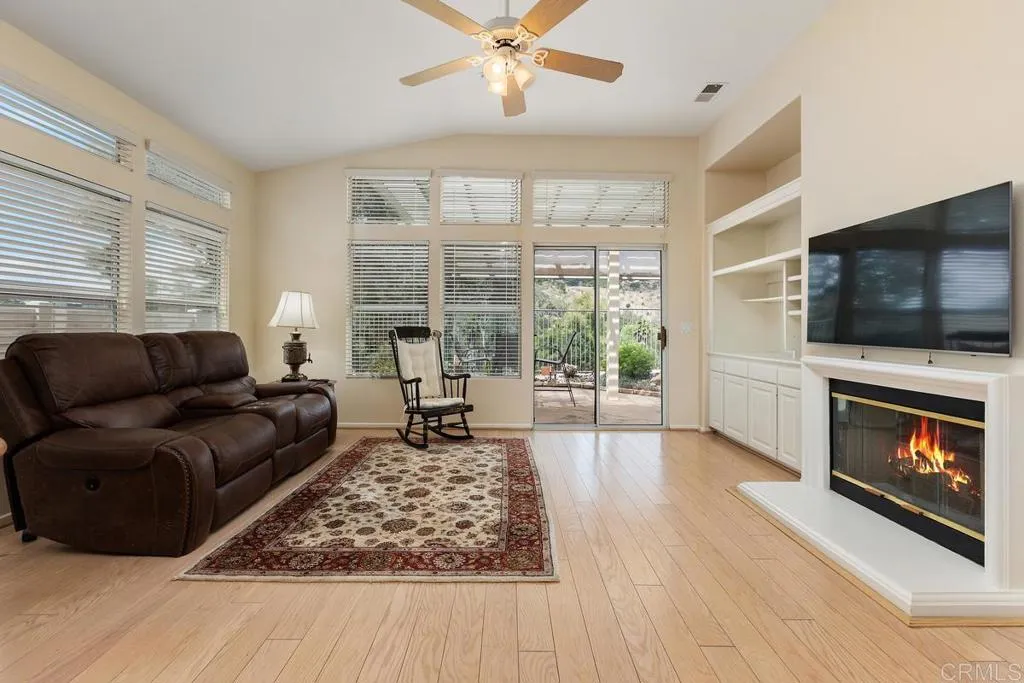 https://cdn.realtyfeed.com/cdn/127/306711447/498886baa3dbd1cd5bce052a5e050081.webp