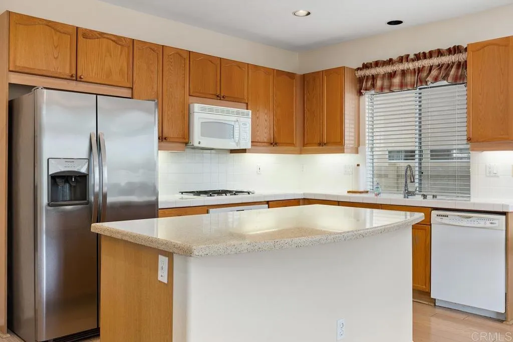 https://cdn.realtyfeed.com/cdn/127/306711447/a24c8055c0ca44e9fd43e0bc4c779757.webp