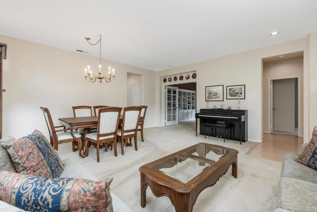 https://cdn.realtyfeed.com/cdn/127/306711447/c2aedf9bee71568c9022663c56750368.webp