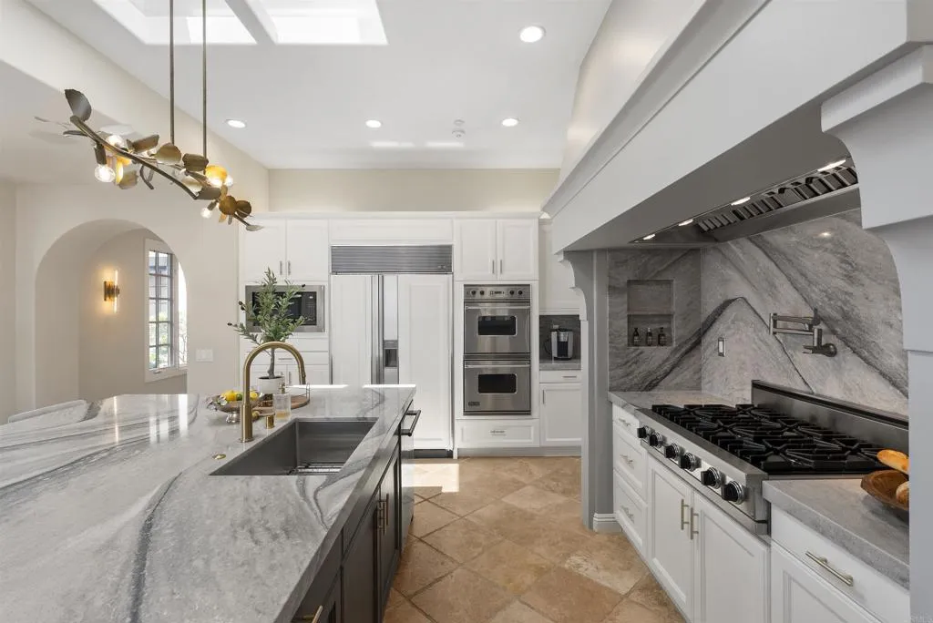 https://cdn.realtyfeed.com/cdn/127/306711458/2a9381e1f0740052693533e24ff4ebad.webp