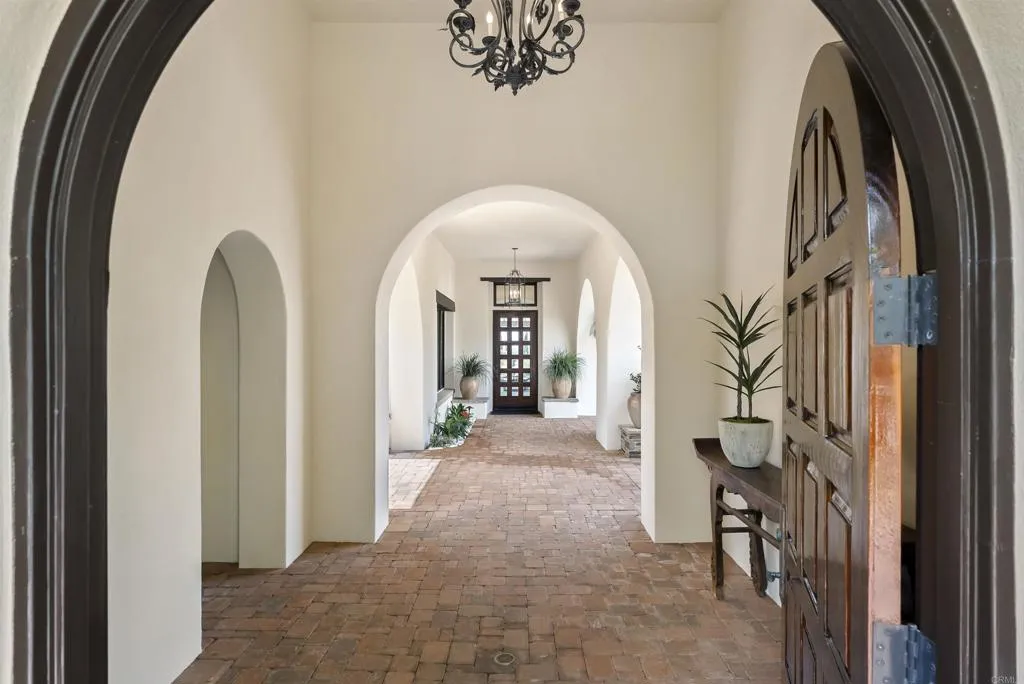 https://cdn.realtyfeed.com/cdn/127/306711458/83d6812db8d33834e13dc1325ef819af.webp