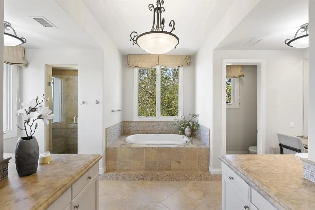 https://cdn.realtyfeed.com/cdn/127/306711458/8767ceab19616328deb2ab7c01836fc4.webp