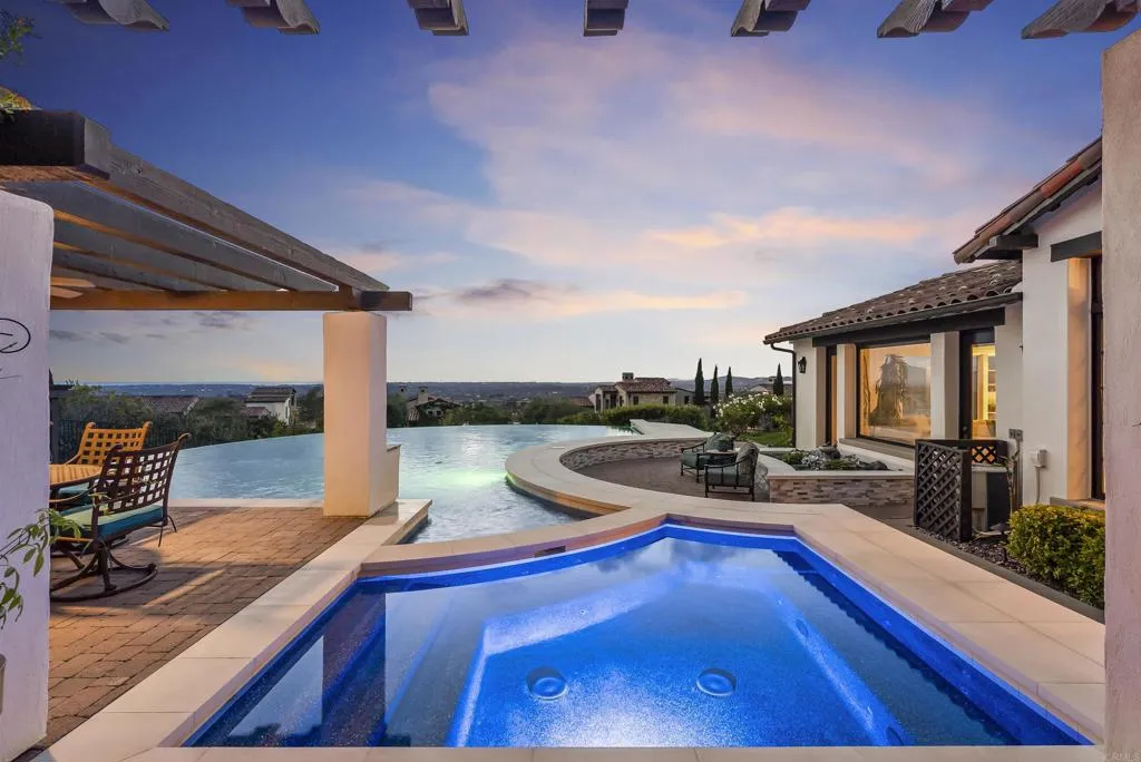 https://cdn.realtyfeed.com/cdn/127/306711458/a315551ebc324904b82d6256bd8cae00.webp