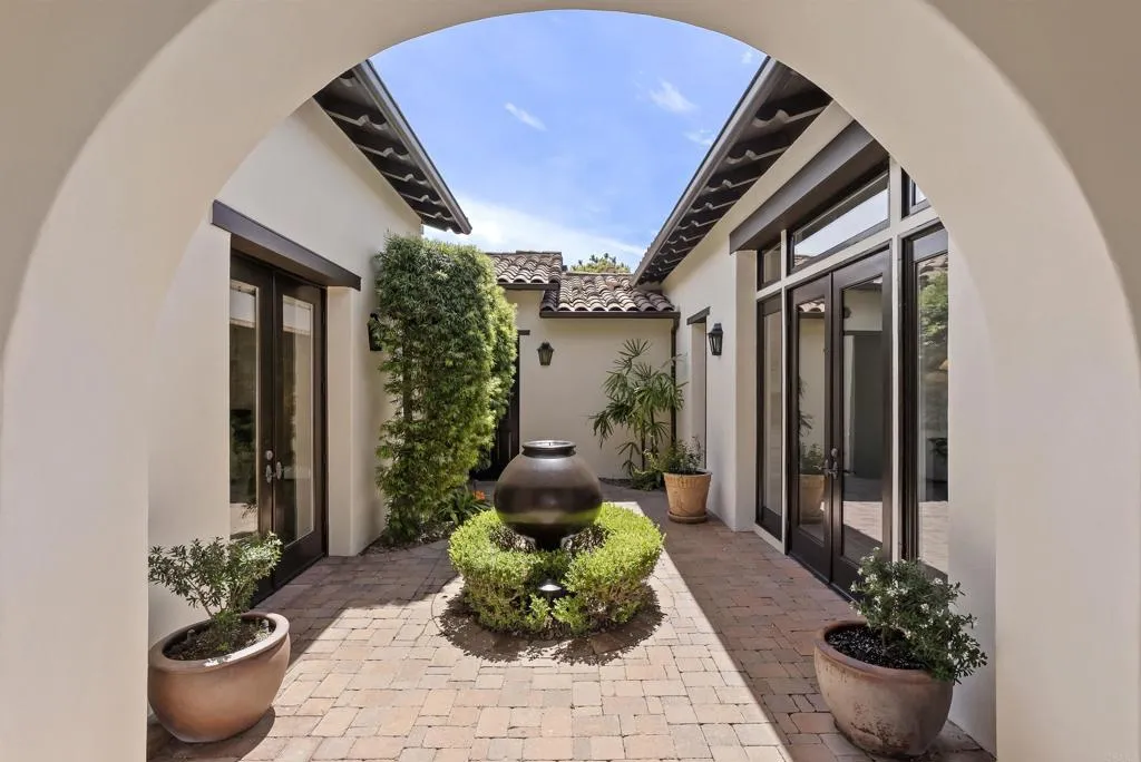 https://cdn.realtyfeed.com/cdn/127/306711458/c68b740708fb8e4cb49cae1f21485b3b.webp