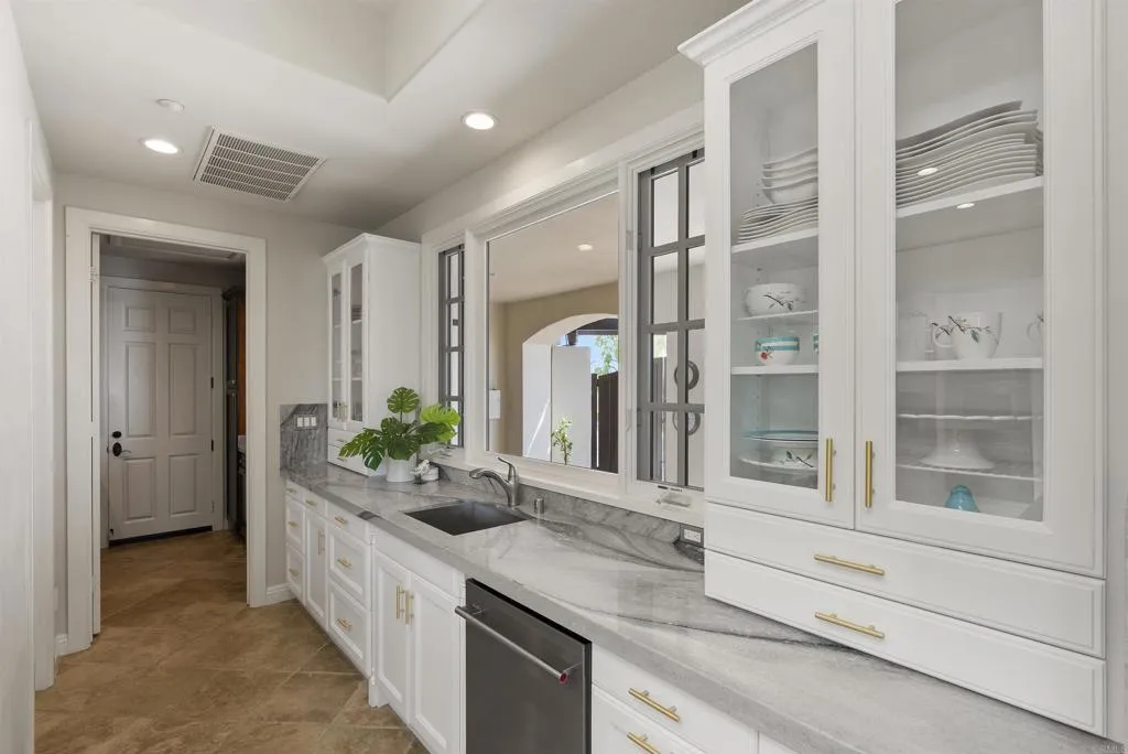 https://cdn.realtyfeed.com/cdn/127/306711458/d49a946bd01d6e7c0a60e6e725fe518a.webp