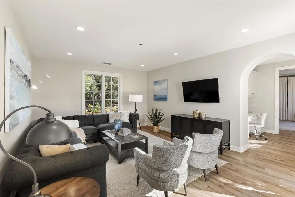 https://cdn.realtyfeed.com/cdn/127/306711458/ef82a04e49ae3dea437e2a4b2565b0c9.webp