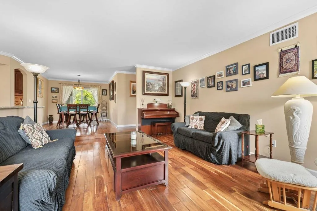 https://cdn.realtyfeed.com/cdn/127/306711497/2b9d7994173964b71c69f2dae9614a85.webp