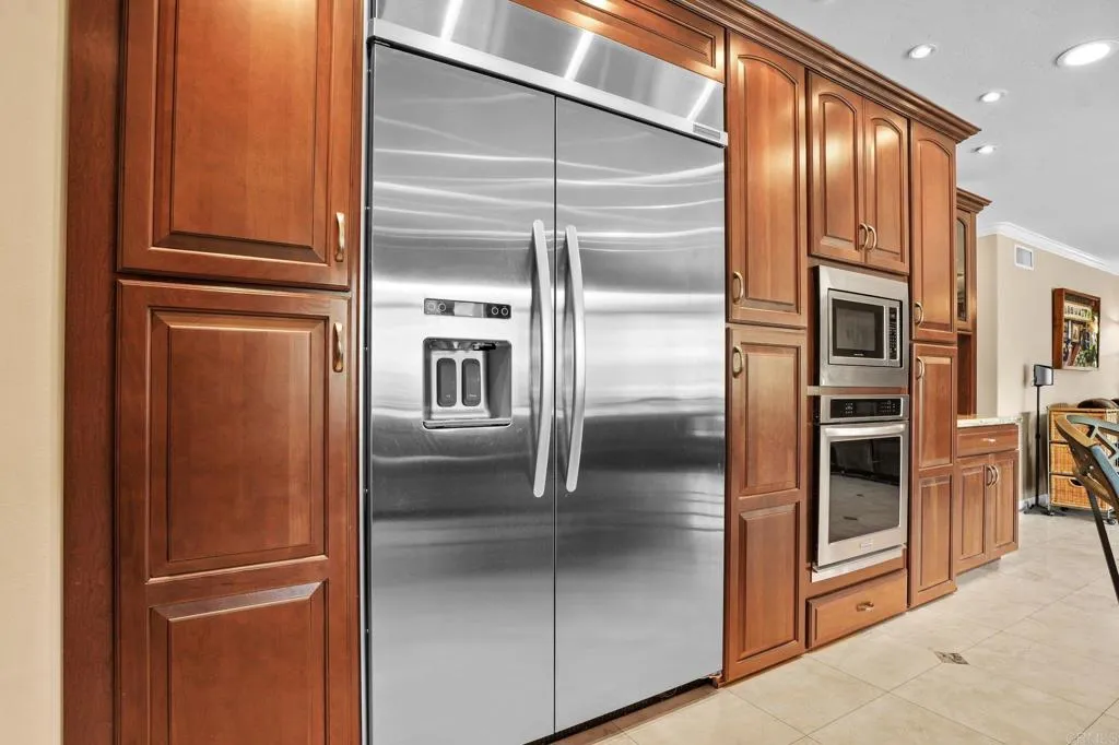 https://cdn.realtyfeed.com/cdn/127/306711497/4c8951cd70f9659fa984fe844d7495eb.webp