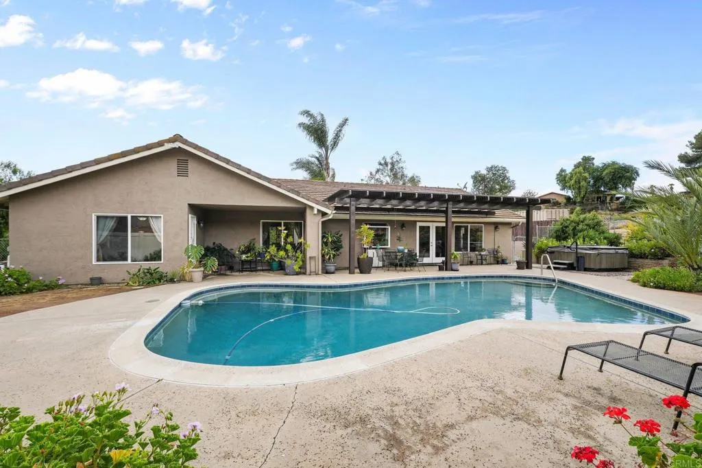 https://cdn.realtyfeed.com/cdn/127/306711497/57686a02426ad0c058cea9dbac0785e3.webp