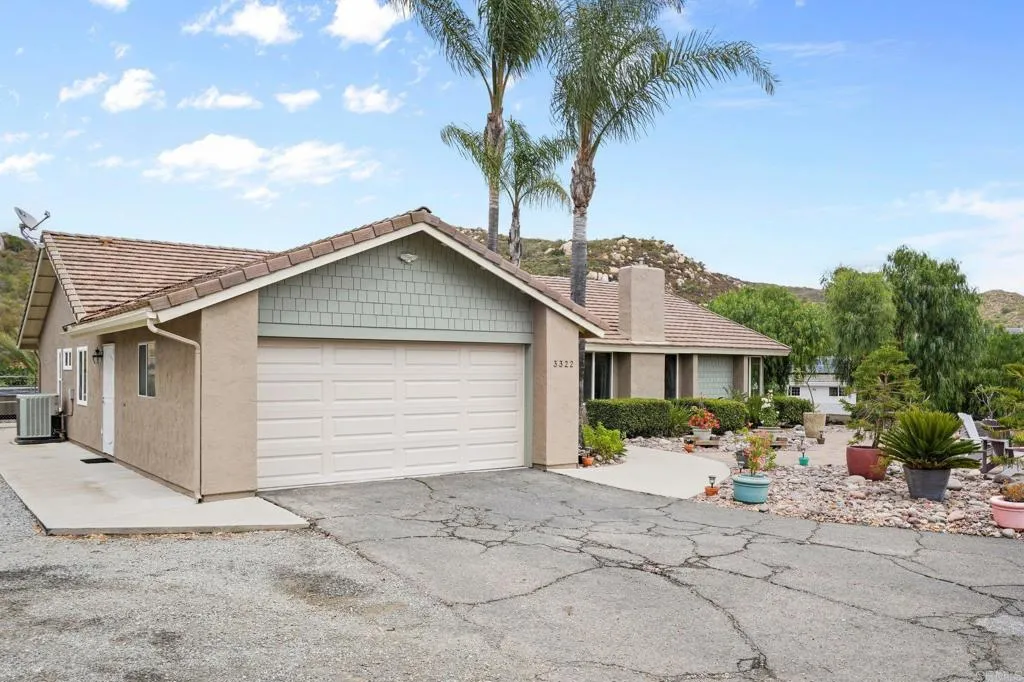 https://cdn.realtyfeed.com/cdn/127/306711497/bc1ccad35fcedeafc288a8349eaf0769.webp