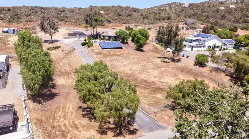 https://cdn.realtyfeed.com/cdn/127/306711497/cdae0315b3e7468d5f6895874ce945cd.webp