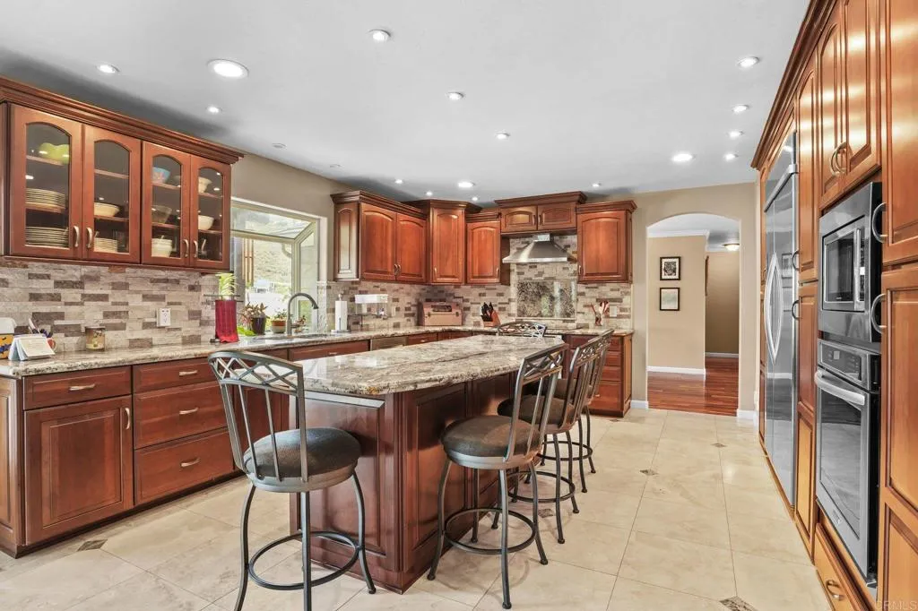 https://cdn.realtyfeed.com/cdn/127/306711497/dccf03c1ea357bc669b1ed6f25d57dfe.webp