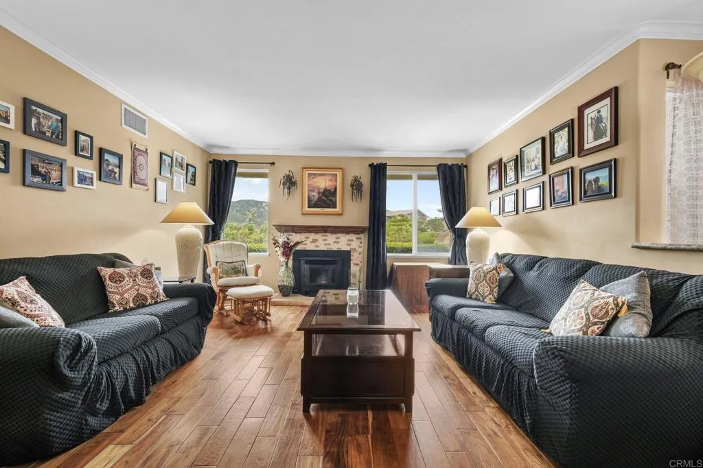 https://cdn.realtyfeed.com/cdn/127/306711497/e266d91a7cb935690769483cee5fa7f8.webp