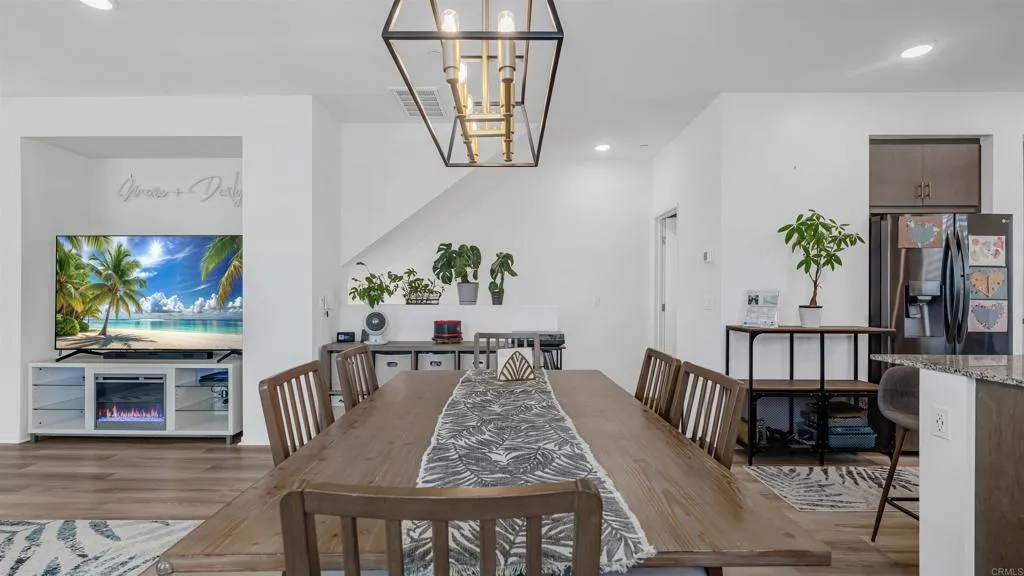 https://cdn.realtyfeed.com/cdn/127/306711535/adb8243b99a7eaa1e527b514ab9492a3.webp
