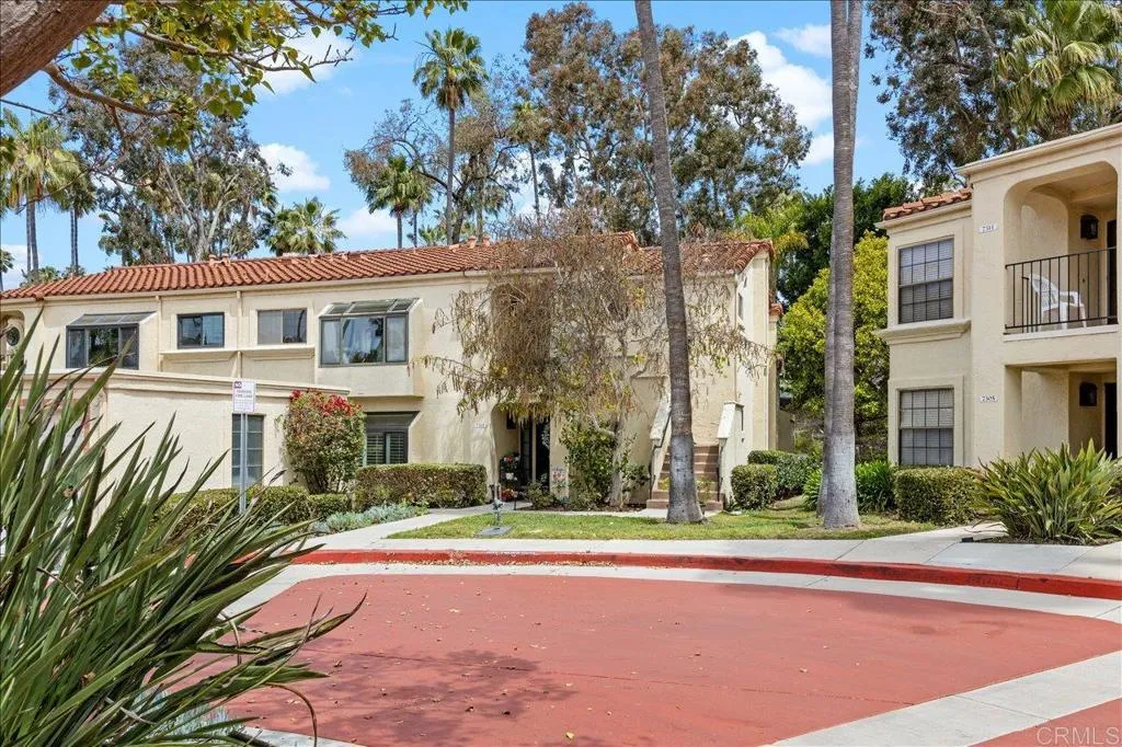 7319 Calle De Fuentes, Carlsbad, CA 92009 - Photo 5 of 28, Carlsbad, CA