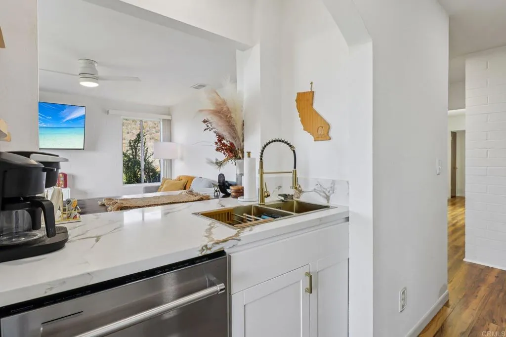 https://cdn.realtyfeed.com/cdn/127/306711597/0b9e06dc77d727e162bfbabfcada81ef.webp