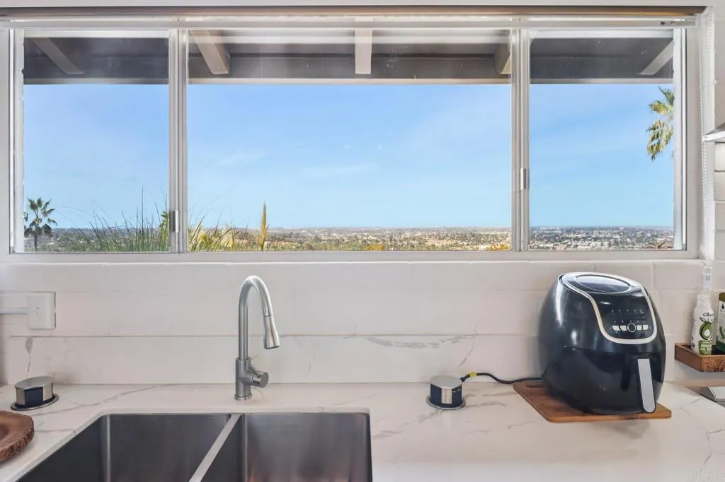 https://cdn.realtyfeed.com/cdn/127/306711597/3031829bb8d80d5ee24eb06ccf38d74e.webp