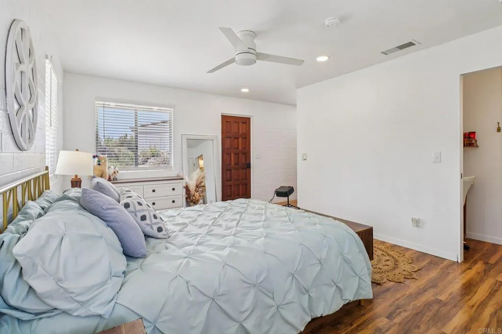 https://cdn.realtyfeed.com/cdn/127/306711597/3fead9d7e32f7696bcfe9a6a8ff76b79.webp