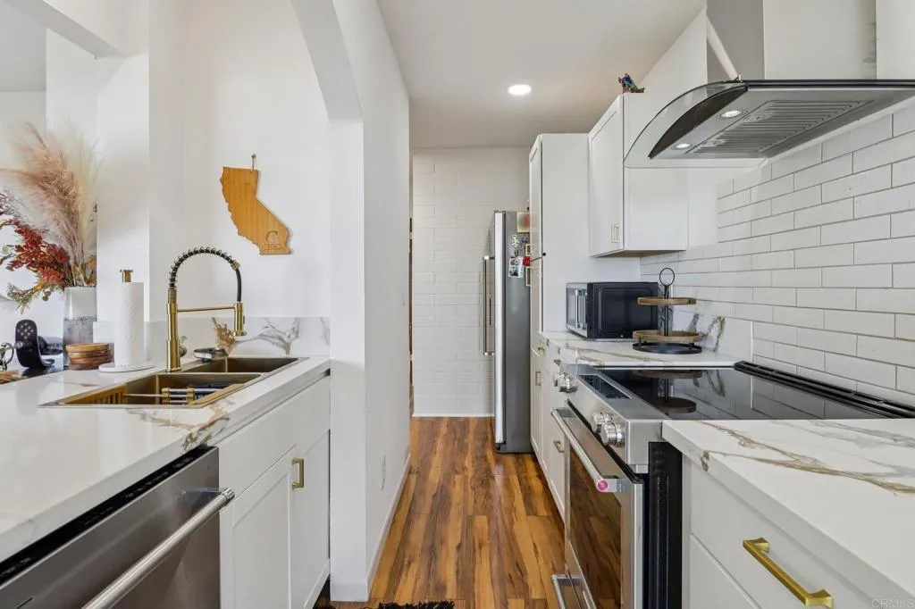 https://cdn.realtyfeed.com/cdn/127/306711597/4cc8ec956c282e65a73d9d0cd8e89815.webp