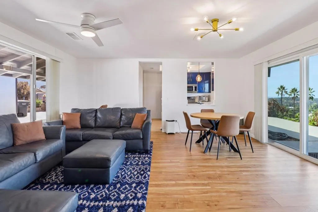 https://cdn.realtyfeed.com/cdn/127/306711597/52f0779564b8d040d663cab5ce88d054.webp