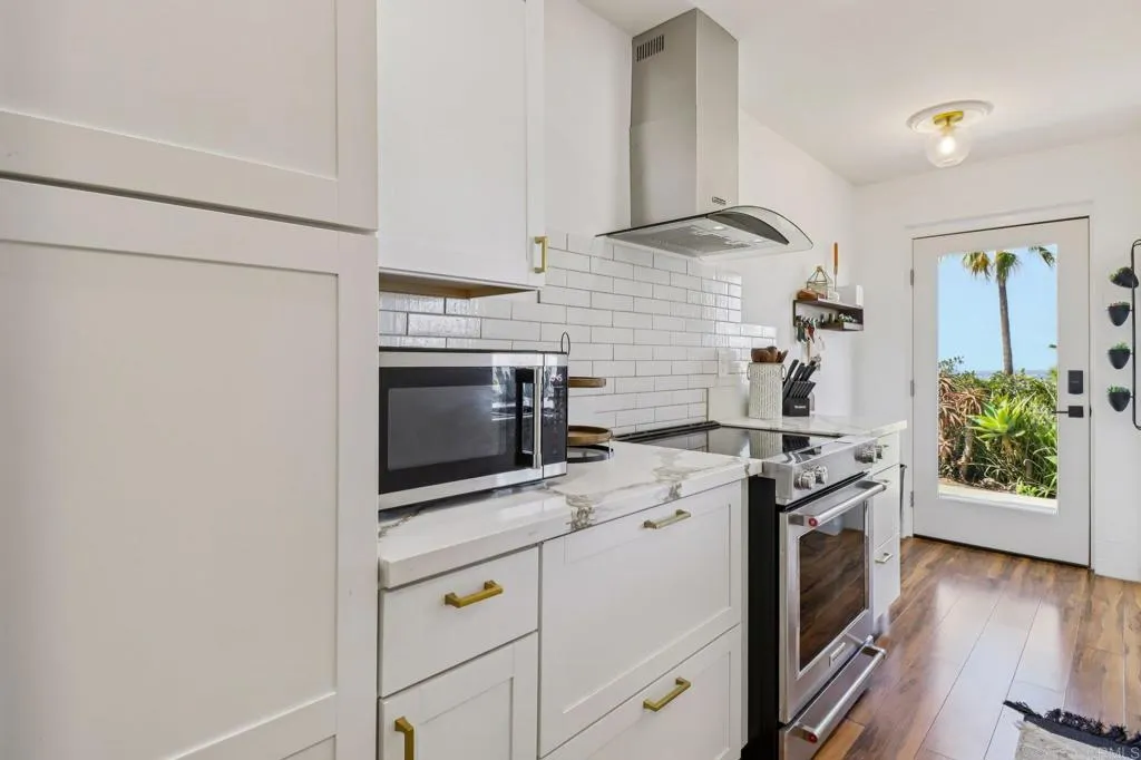 https://cdn.realtyfeed.com/cdn/127/306711597/cb9bab26e06568a66d01c3b5efff56fa.webp