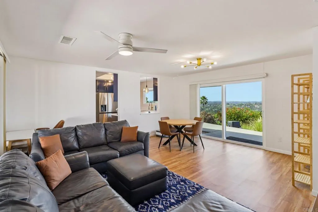 https://cdn.realtyfeed.com/cdn/127/306711597/e5e5f5e468e773e4ebf1c3d17c08b1f2.webp