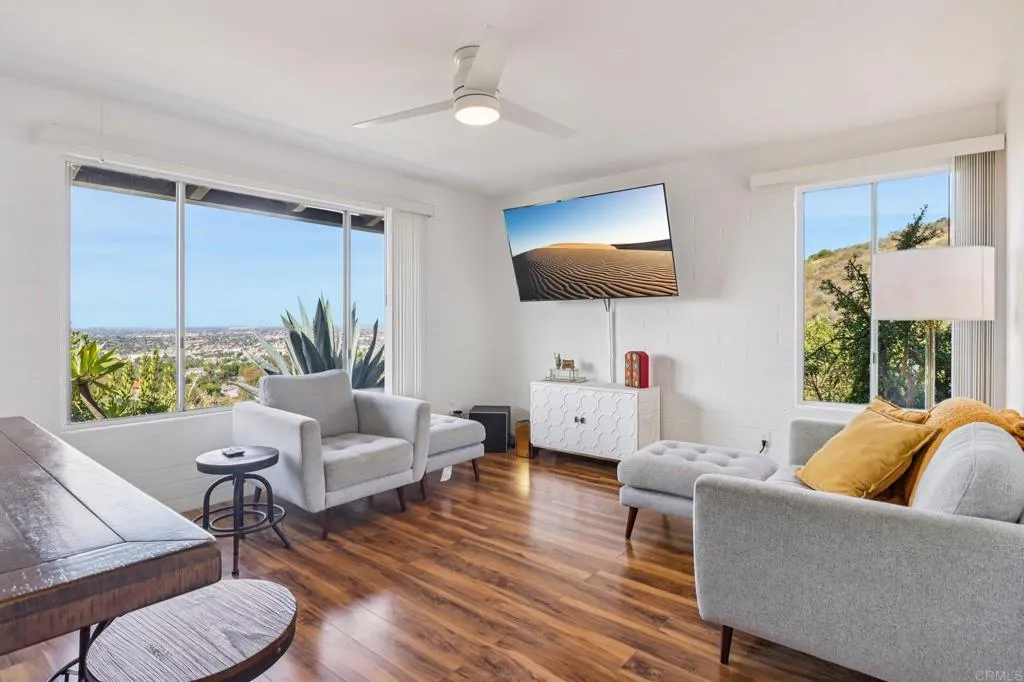 https://cdn.realtyfeed.com/cdn/127/306711597/ef446b99d7aa456f0ff7e647f87a5e78.webp