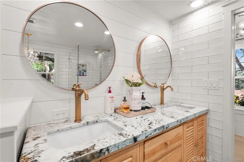 https://cdn.realtyfeed.com/cdn/127/306711604/359471fab6054d61e19d8a44f9b5d4f5.webp