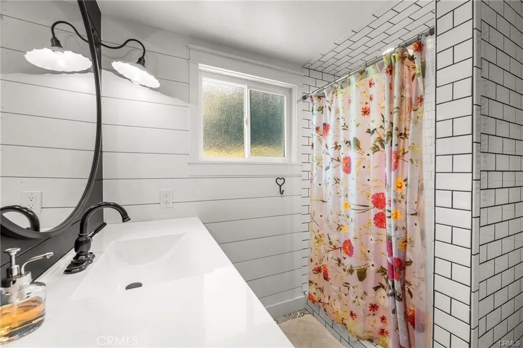 https://cdn.realtyfeed.com/cdn/127/306711604/6fd0f116d2aa38cc59a80f4b2476bcaf.webp