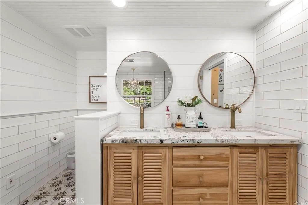 https://cdn.realtyfeed.com/cdn/127/306711604/ba7b1785aa54ad2f3ff8e9e0f95e6c6c.webp