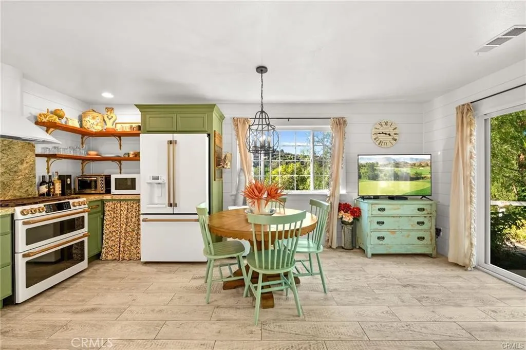 https://cdn.realtyfeed.com/cdn/127/306711604/c3c1da52b2abb419ad549524378c0829.webp