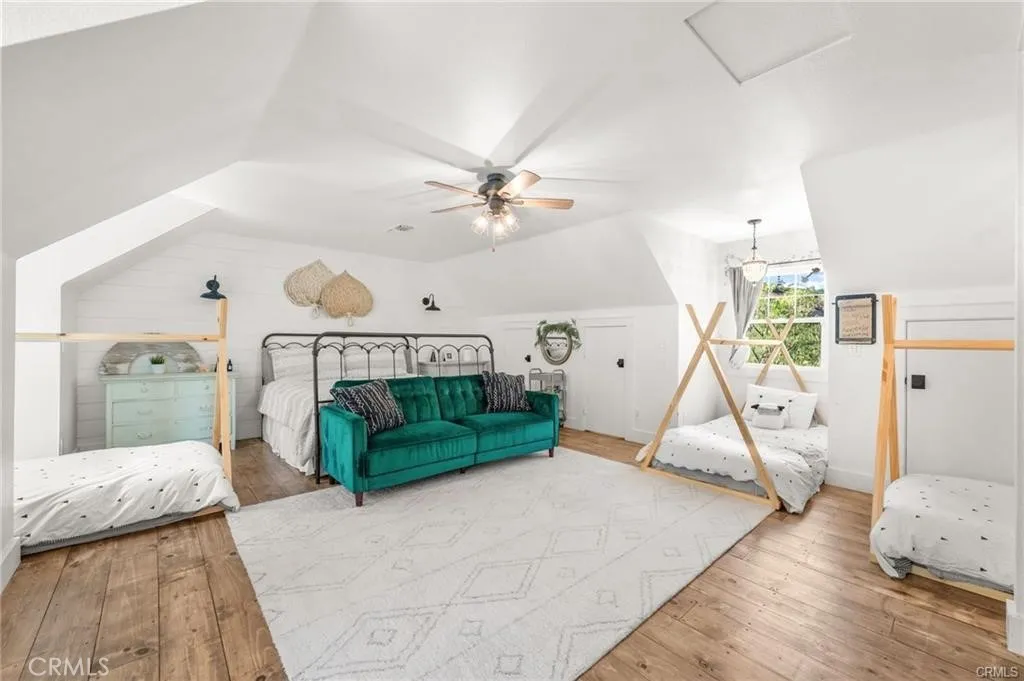 https://cdn.realtyfeed.com/cdn/127/306711604/d827549a4f4b5a83cc2ae3a23dc052d4.webp