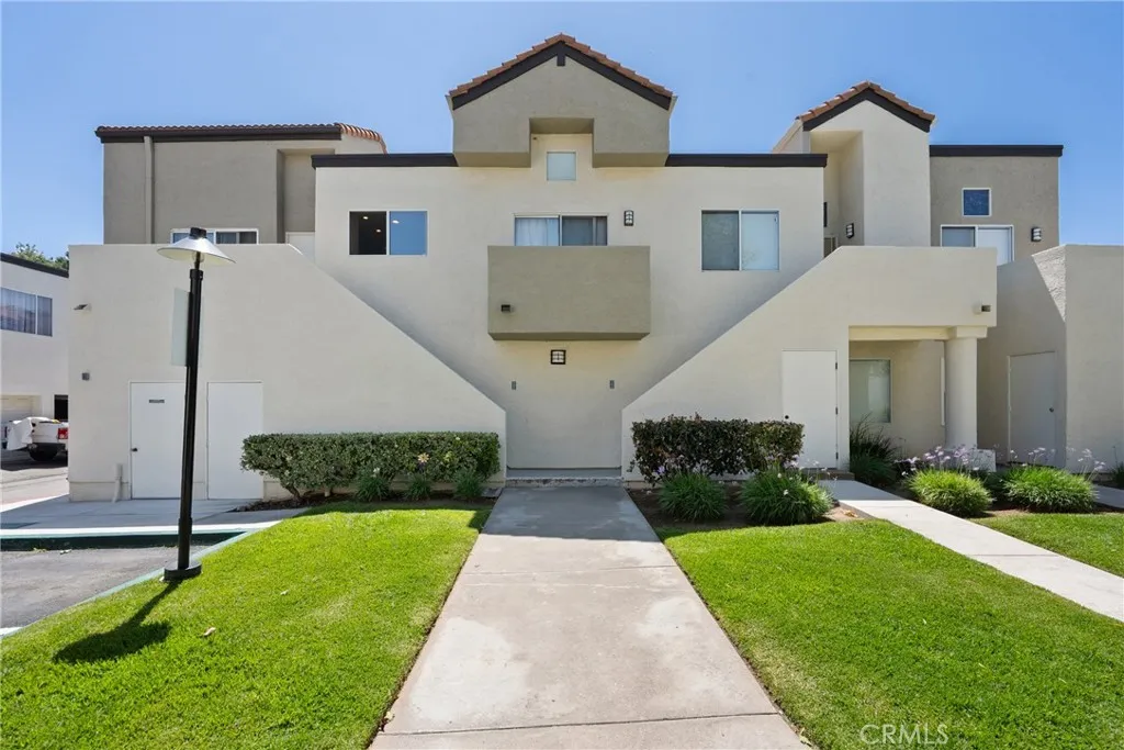 Newhall, CA 91321