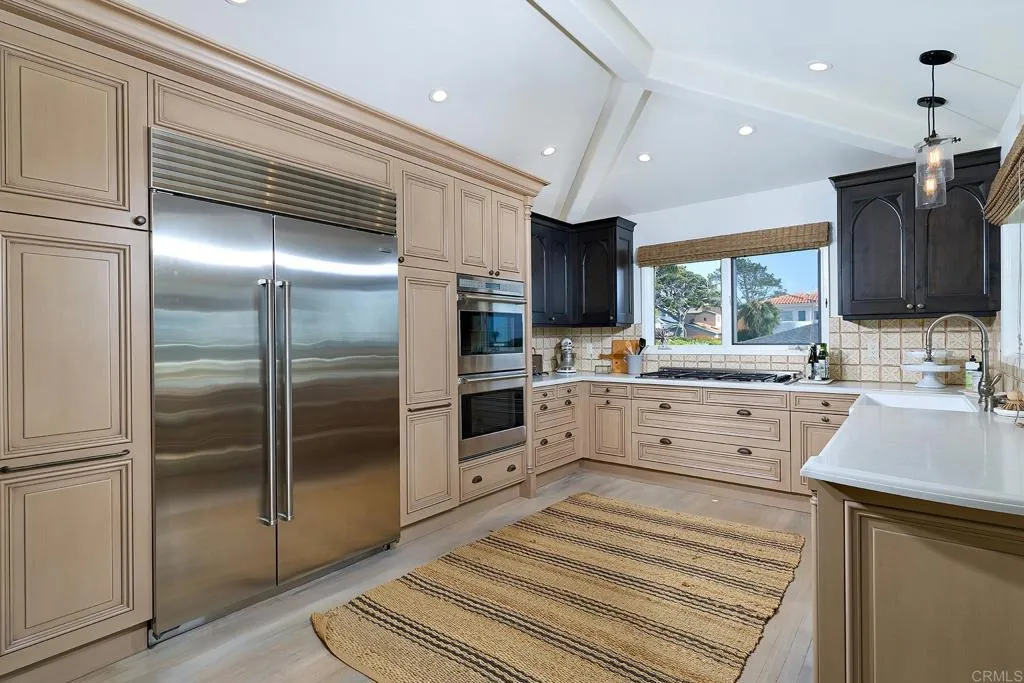 https://cdn.realtyfeed.com/cdn/127/306711688/0fed70116ad1e8e007b9ec5fddf3f7e8.webp