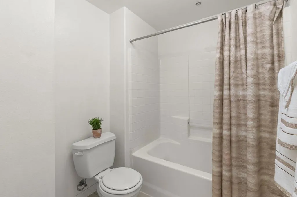 https://cdn.realtyfeed.com/cdn/127/306711690/55c3ae7944c84434700534412594276f.webp