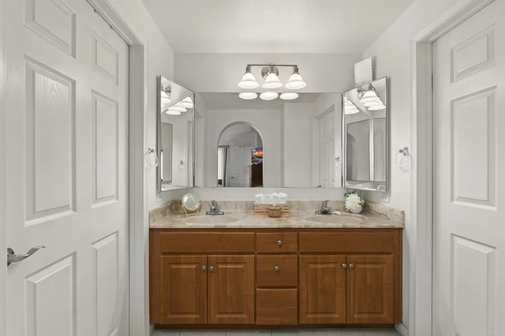 https://cdn.realtyfeed.com/cdn/127/306711690/5cca98e8a089b4e059647d90147ce405.webp
