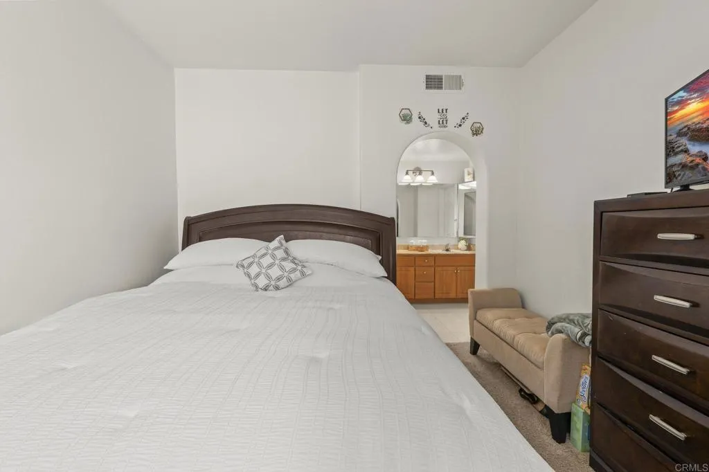 https://cdn.realtyfeed.com/cdn/127/306711690/db7c47ad8ee867fe0b5fd8687ab48785.webp