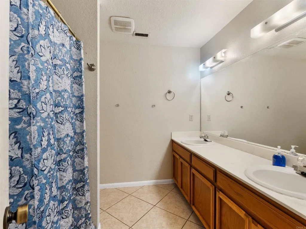 https://cdn.realtyfeed.com/cdn/127/306711742/c772b6cd840336e98b7f21df10864f96.webp