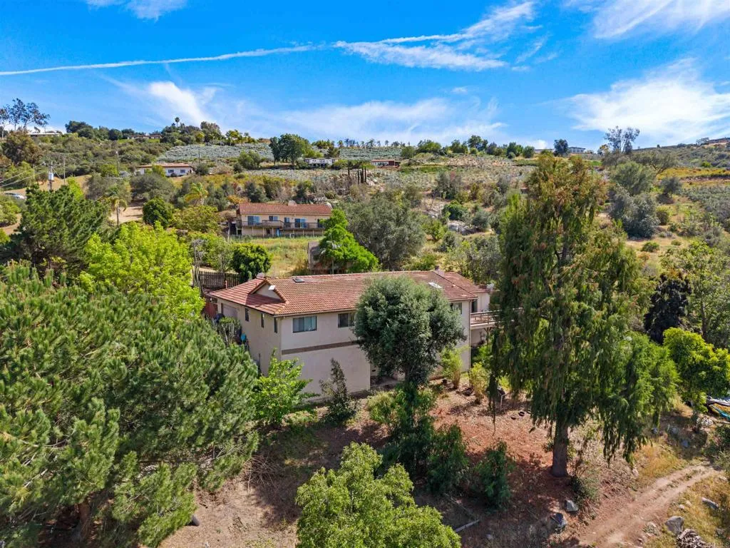 https://cdn.realtyfeed.com/cdn/127/306711742/cde59a722aa65b09e8ddab3dc1dacb2d.webp