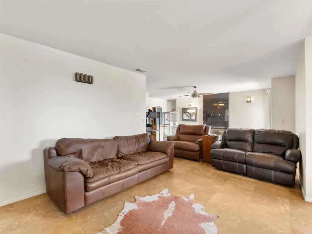 https://cdn.realtyfeed.com/cdn/127/306711742/f6c014e2598c525822fd4e81a03dd254.webp
