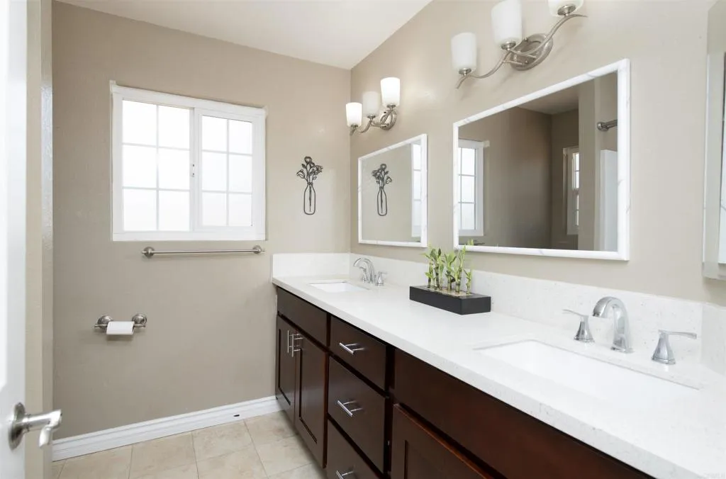 https://cdn.realtyfeed.com/cdn/127/306711765/1cea116bcde540f09cf4945247860021.webp