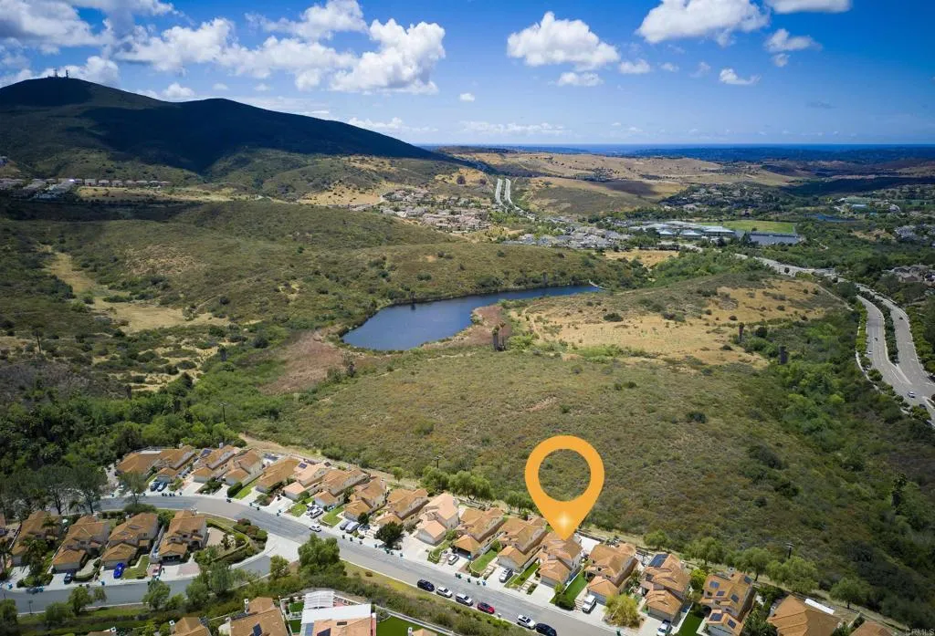 https://cdn.realtyfeed.com/cdn/127/306711765/2e55127e36f491f9b2815b8561c79392.webp