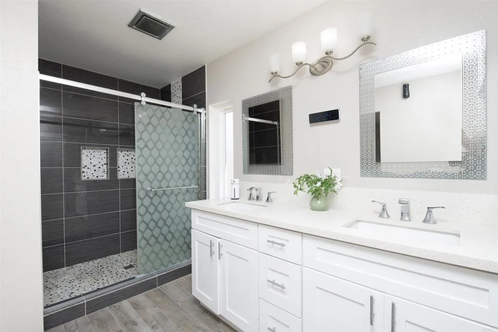 https://cdn.realtyfeed.com/cdn/127/306711765/30110a5d91e06d3b4579a000307c401c.webp