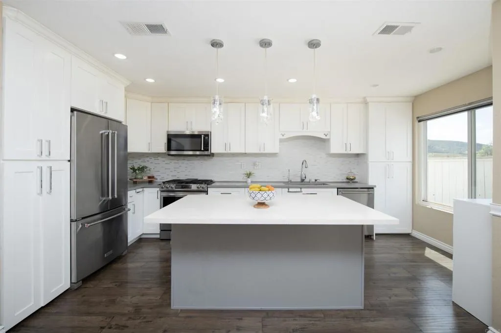 https://cdn.realtyfeed.com/cdn/127/306711765/98c887decfffd7579cfb2daf33d2cd7b.webp
