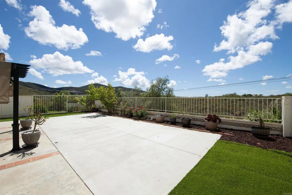 https://cdn.realtyfeed.com/cdn/127/306711765/f9a369af552baffe0af5e64a7cc312ea.webp