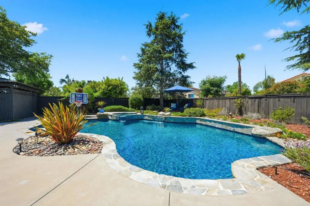 https://cdn.realtyfeed.com/cdn/127/306711790/70f7bd28673e2be6e9a204292b88b680.webp