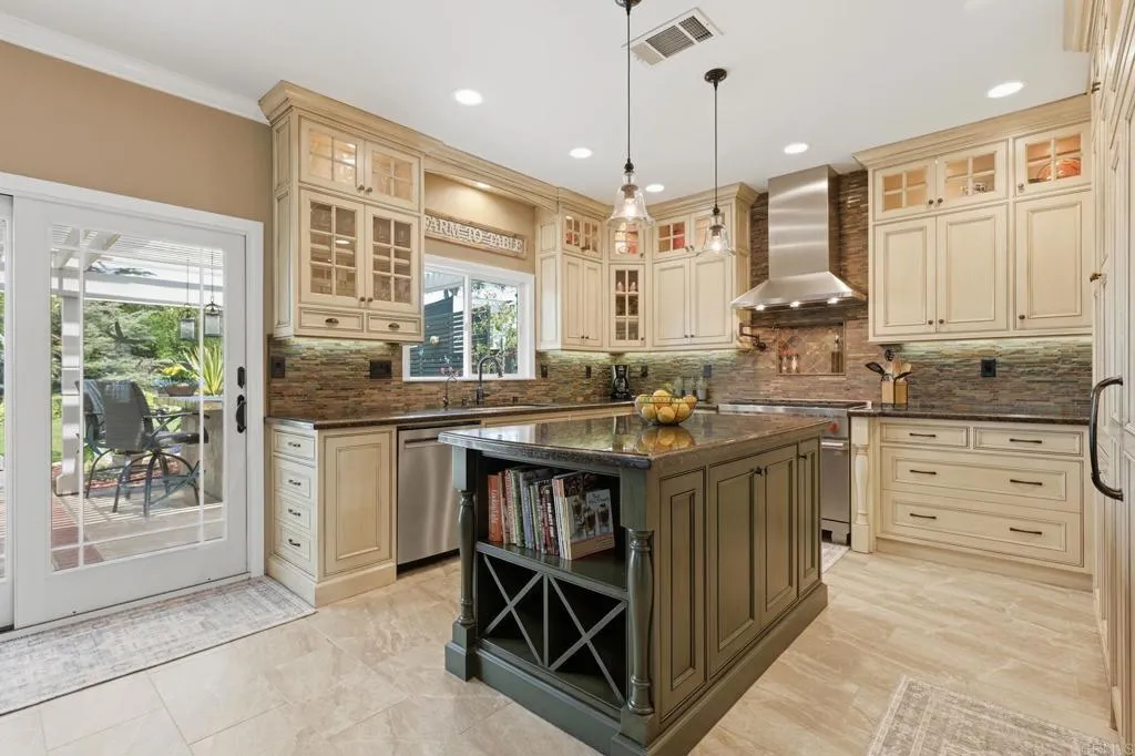https://cdn.realtyfeed.com/cdn/127/306711790/845a9cdeb1fe8cf68c156e9e6169ed46.webp