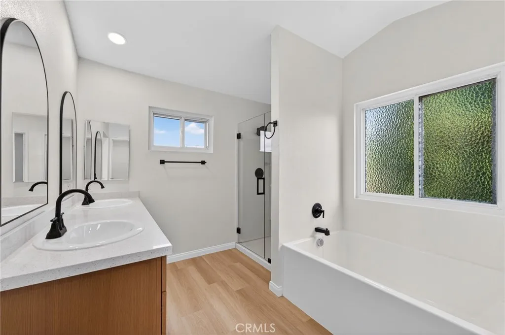 https://cdn.realtyfeed.com/cdn/127/306711816/048cfa2925c4277c9300c630416ee2f5.webp